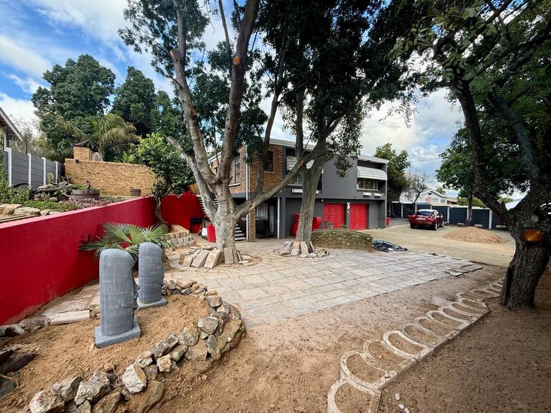 4 Bedroom Property for Sale in Bergzicht Western Cape